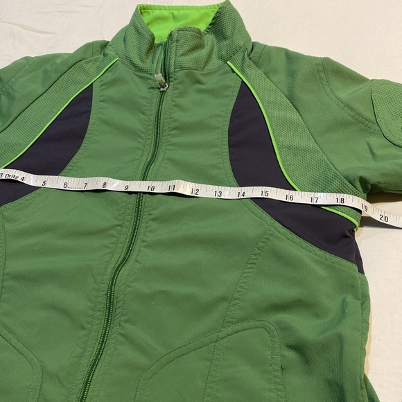 Lightweight green Nike jacket, M (8-10) - Picture 3 of 8